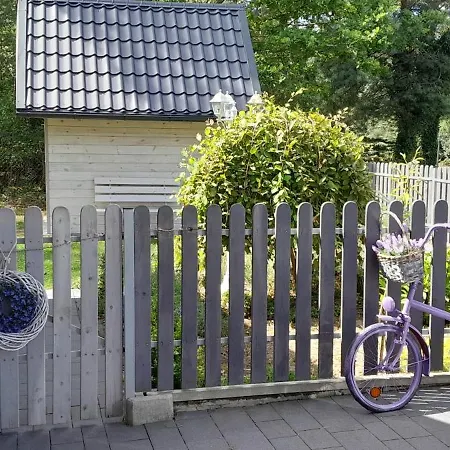 Lawendowy Nad Jeziorem Hébergement de vacances Szteklin