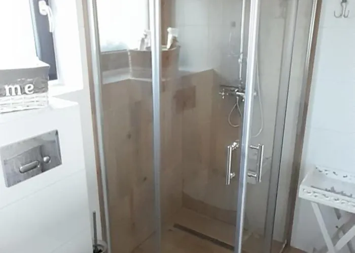 Lawendowy Nad Jeziorem بيت للعطل