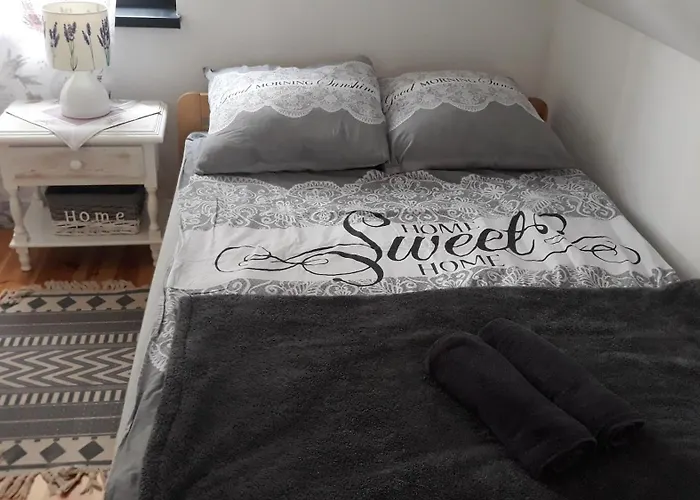 Lawendowy Nad Jeziorem بيت للعطل