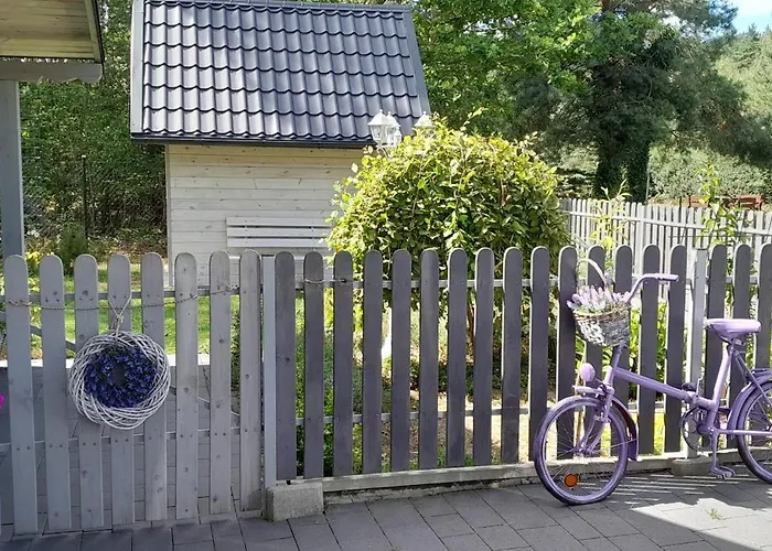 Lawendowy Nad Jeziorem بيت للعطل Szteklin